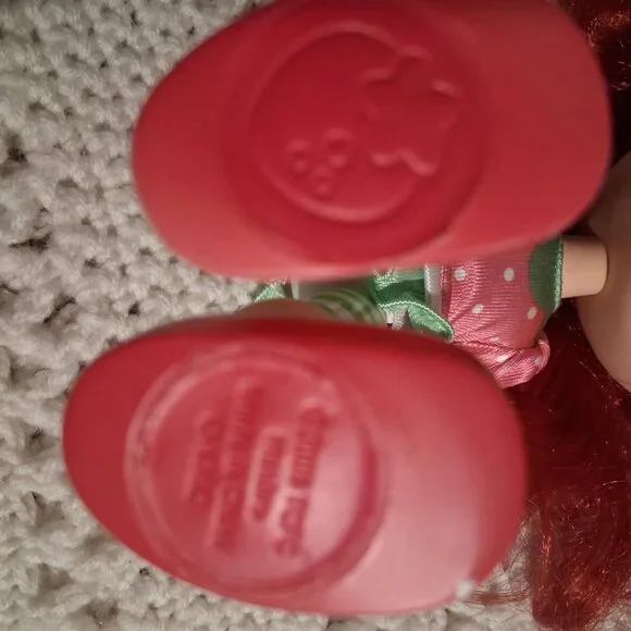 STRAWBERRY SHORTCAKE DOLL-10" HIGH -2008 - Picture 5 of 5